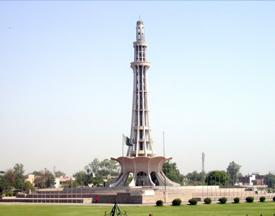 most famous monumental building is Minar e Pakistan situated in Lahore